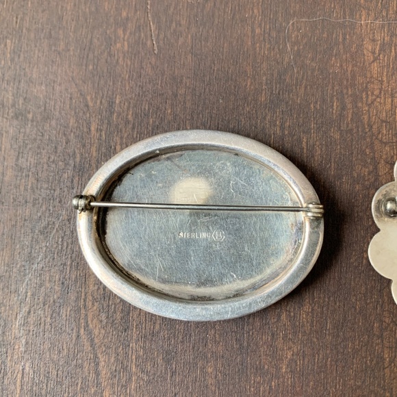 2x Sterling Silver Brooches - Engraved Flower & Leaves - Picture 9 of 10